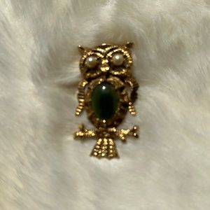 VINTAGE PIN PENDANT OWL GOLD TONED